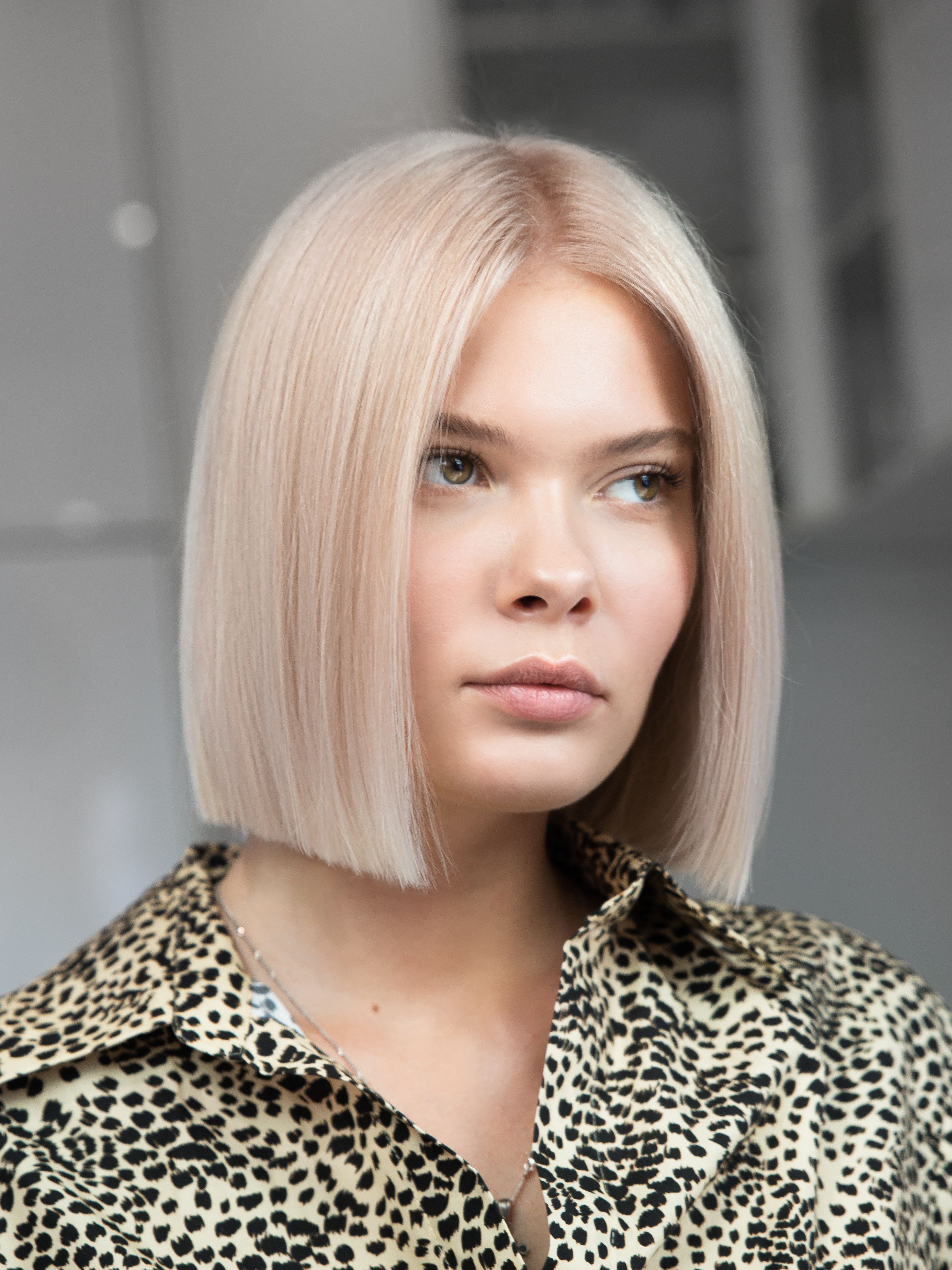 Фото и названия женских стрижек на средние волосы 2021 года